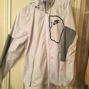 Men's Medium Nike Windbreaker